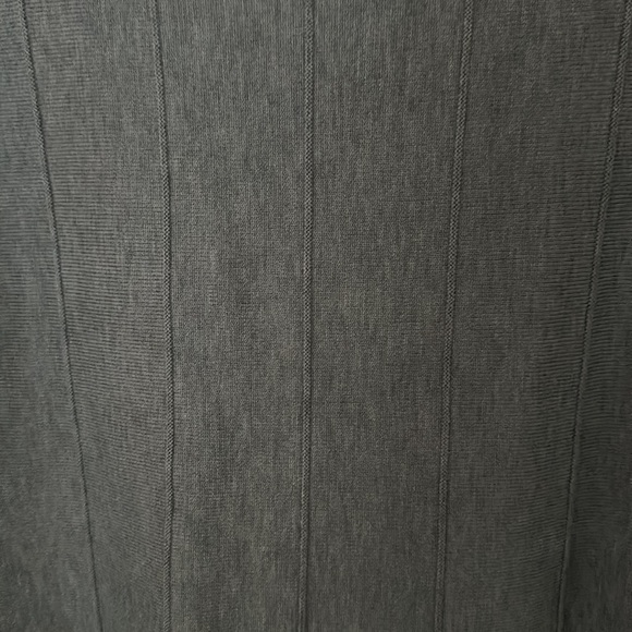 Vila Milano Light Gray Ribbed Crop Sweater With Wide Sleeves. Size Medium. - Picture 3 of 4